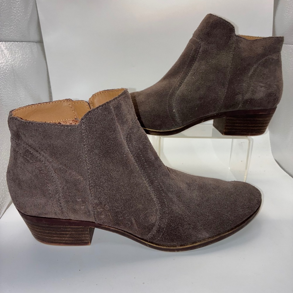 Lucky Brand Basel Brown Suede Ankle Booties Side Zip Stacked Heel Womens 8.5M